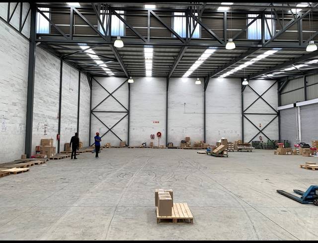 2,562M² FACTORY TO LET IN AIRPORT INDUSTRIA